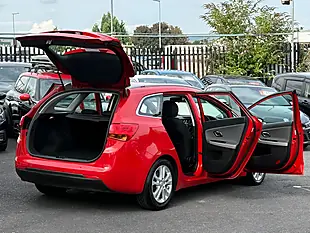Used 2015 Kia Ceed Ecodynamics 2 Sportswagon Red - Interior and Exterior details 2