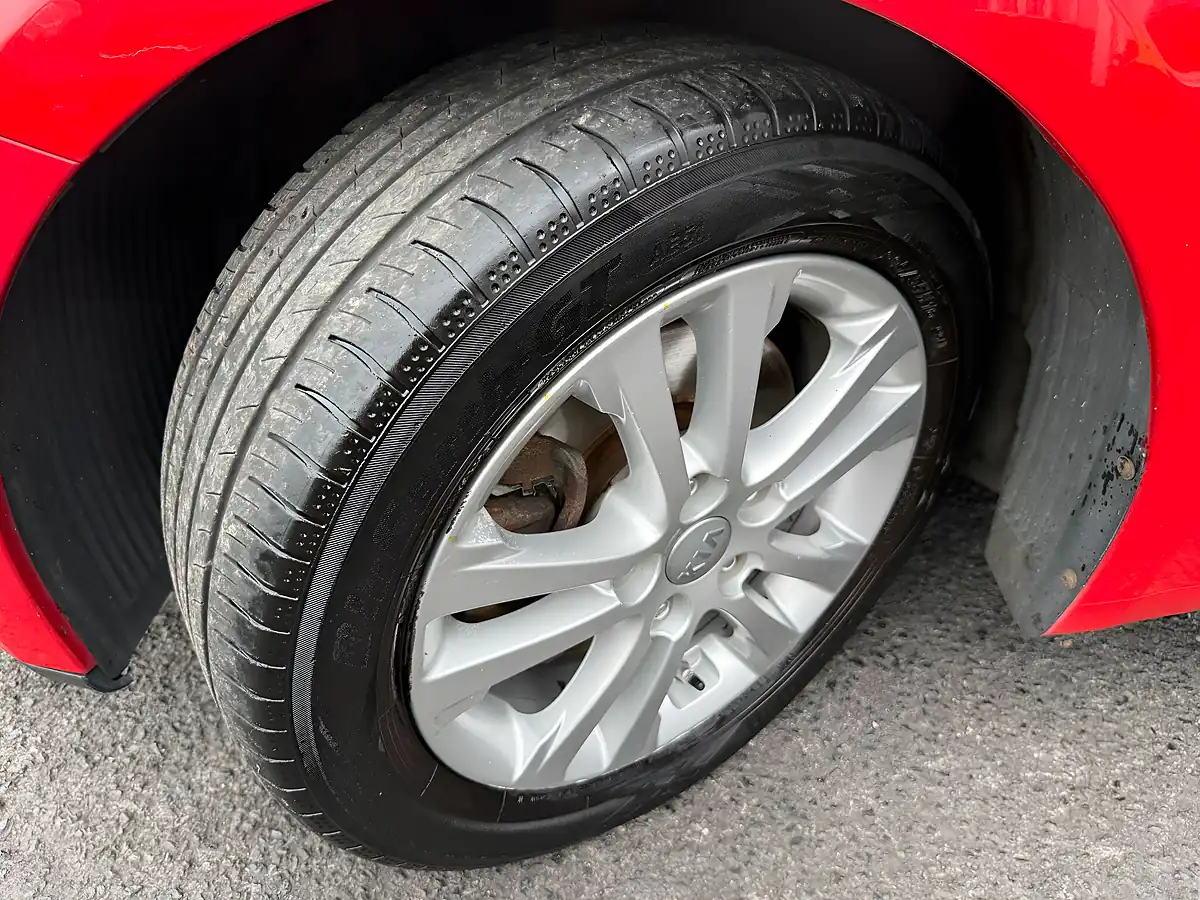 Used 2015 Kia Ceed Ecodynamics 2 Sportswagon Red - Interior and Exterior details 20