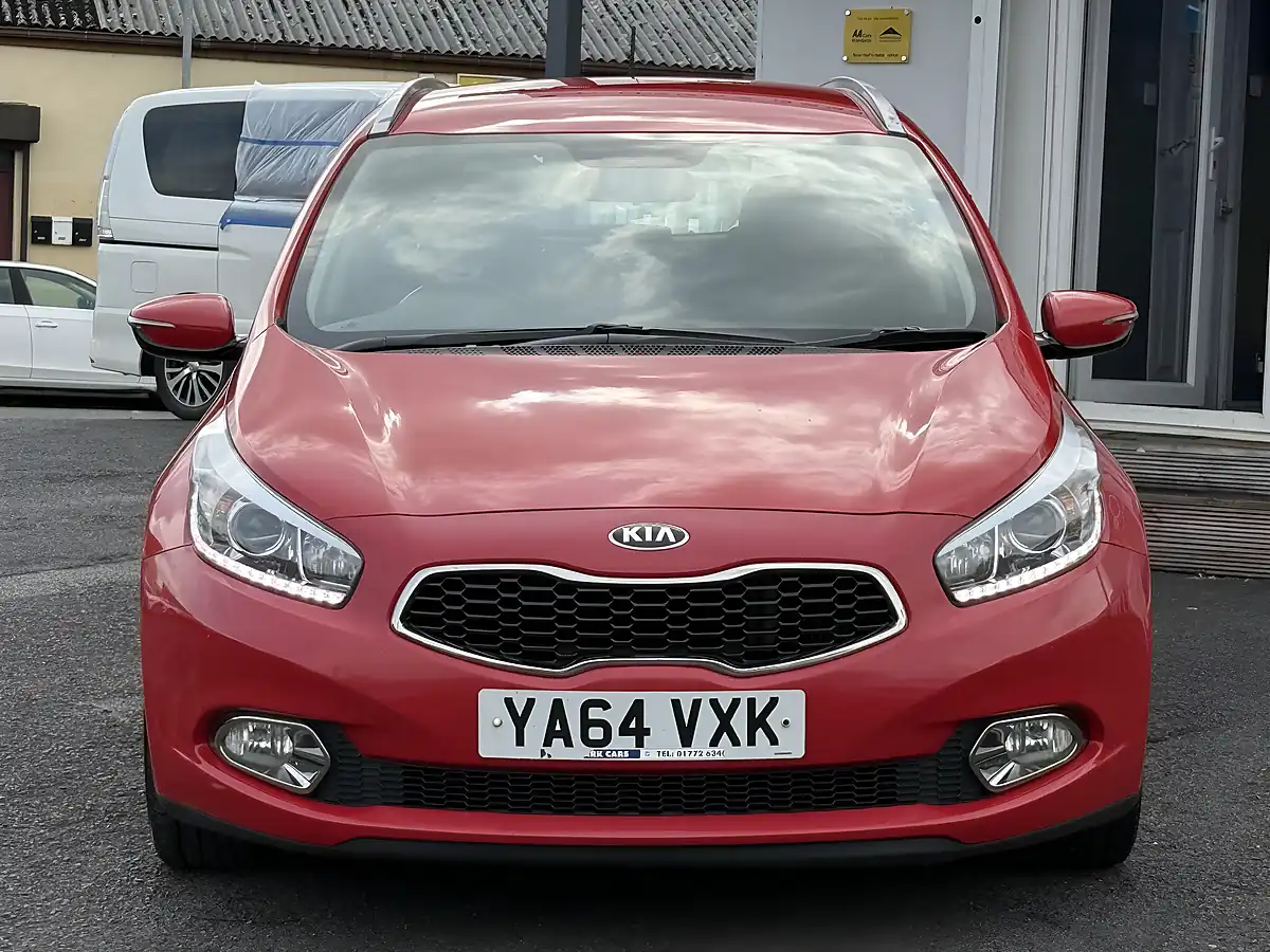 Used 2015 Kia Ceed Ecodynamics 2 Sportswagon Red - Interior and Exterior details 7