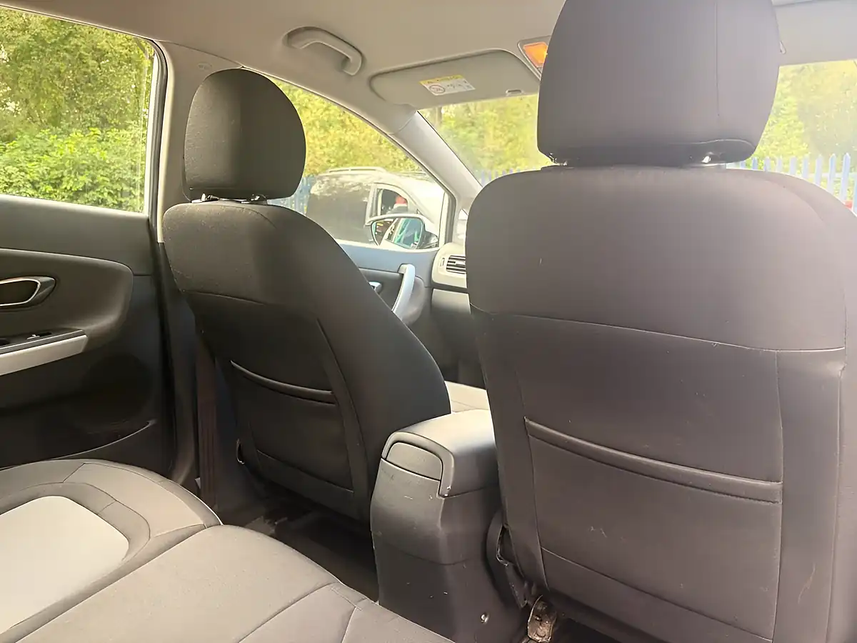Used 2015 Kia Ceed Ecodynamics 2 White - Interior and Exterior details 16