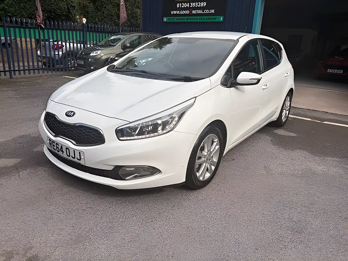 Used 2015 Kia Ceed Ecodynamics 2 White - Interior and Exterior details 3