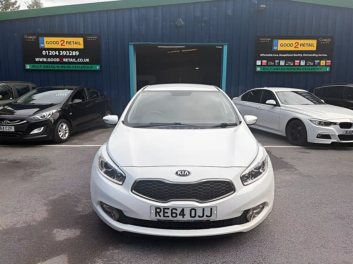 Used 2015 Kia Ceed Ecodynamics 2 White - Interior and Exterior details 5