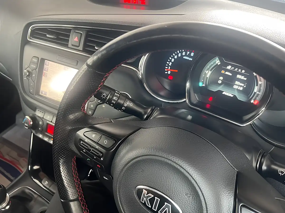 Used 2015 Kia Ceed GT Red - Interior and Exterior details 19