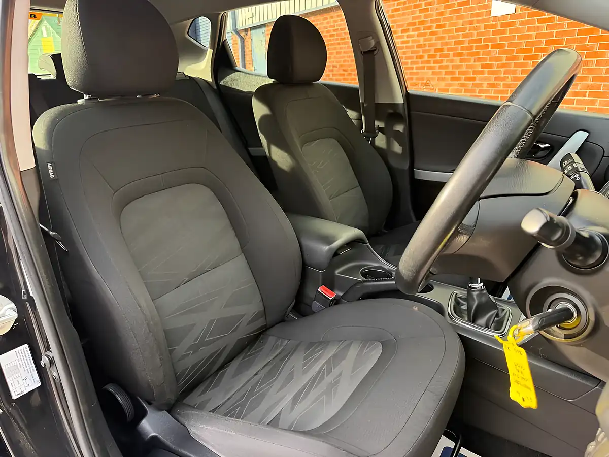 Used 2015 Kia Ceed SR7 Black - Interior and Exterior details 14