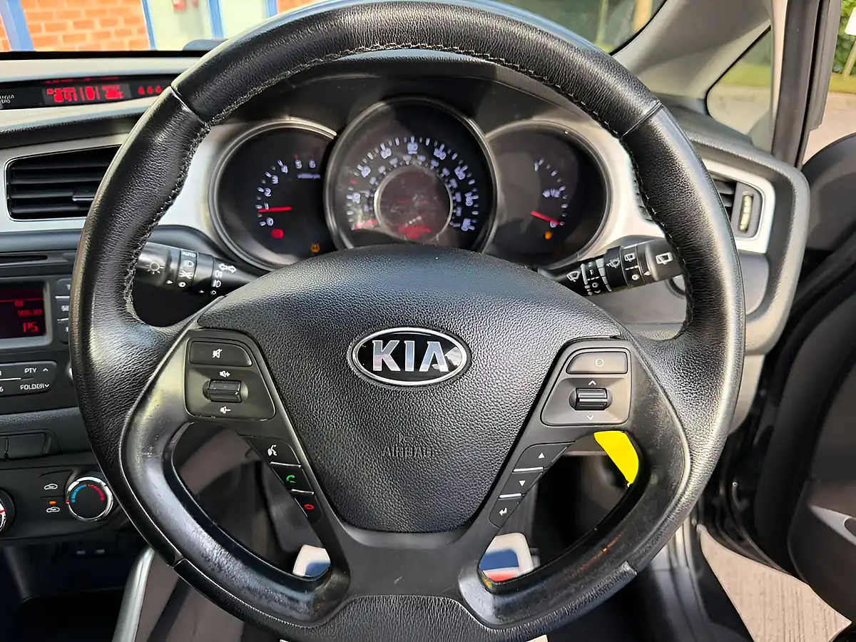 Used 2015 Kia Ceed SR7 Black - Interior and Exterior details 15