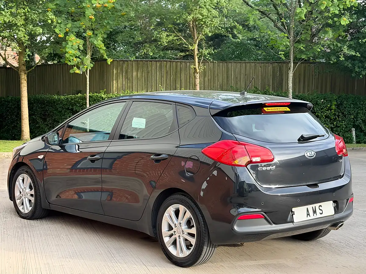 Used 2015 Kia Ceed SR7 Black - Interior and Exterior details 5