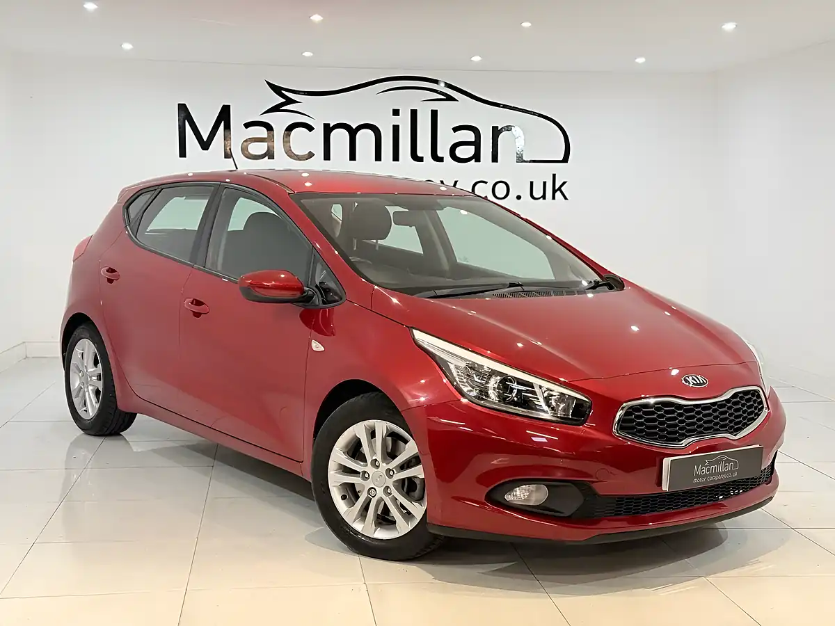 Used 2015 Kia Ceed VR7 Red - Interior and Exterior details 2