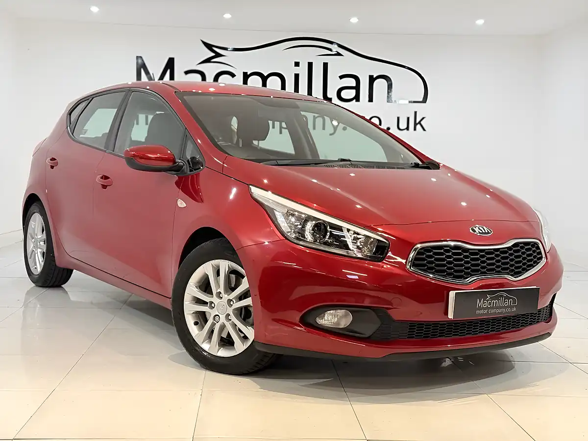 Used 2015 Kia Ceed VR7 Red - Interior and Exterior details 4