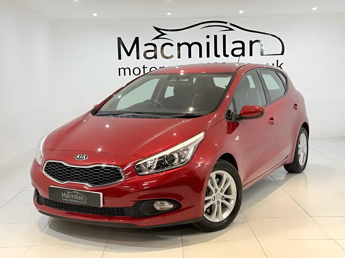 Used 2015 Kia Ceed VR7 Red - Interior and Exterior details 5