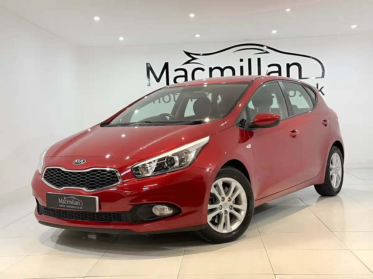 Used 2015 Kia Ceed VR7 Red - Interior and Exterior details 6