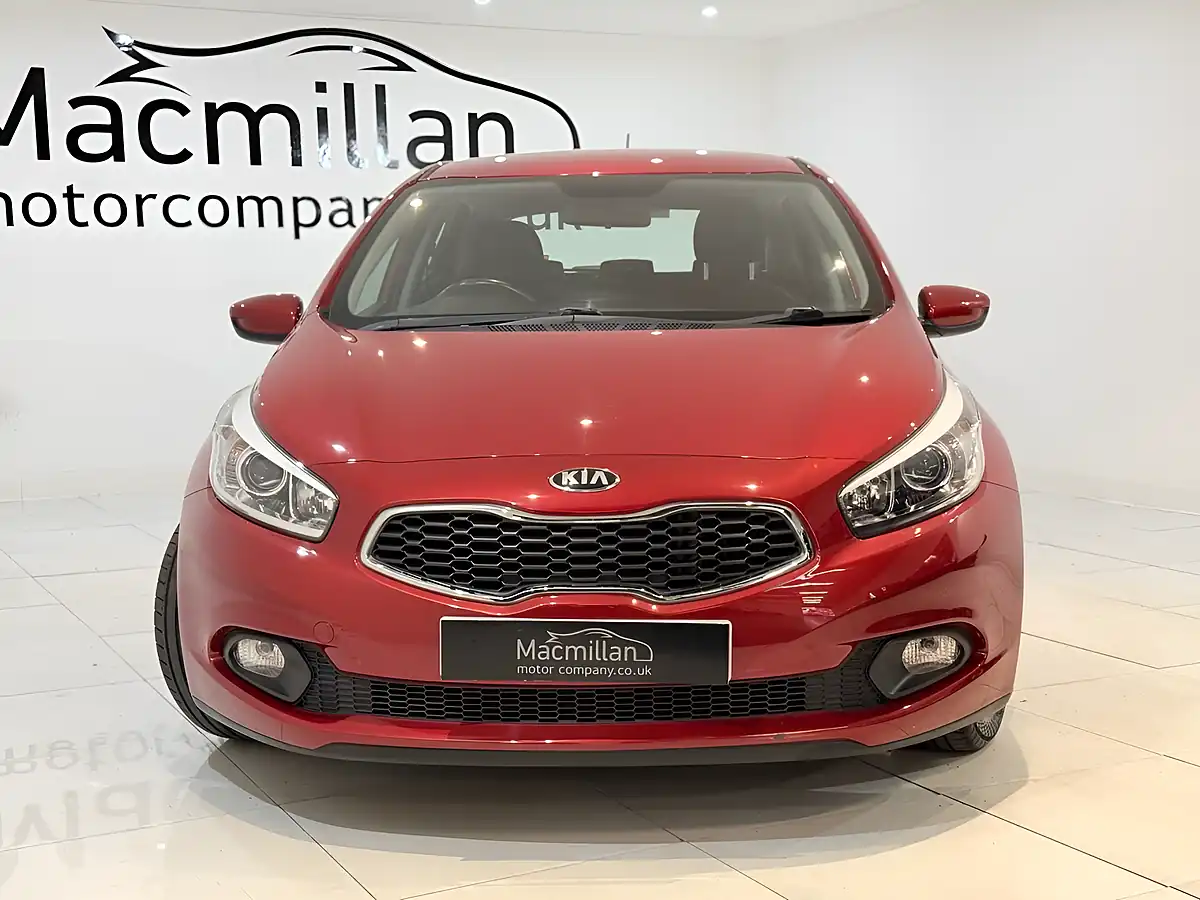 Used 2015 Kia Ceed VR7 Red - Interior and Exterior details 7