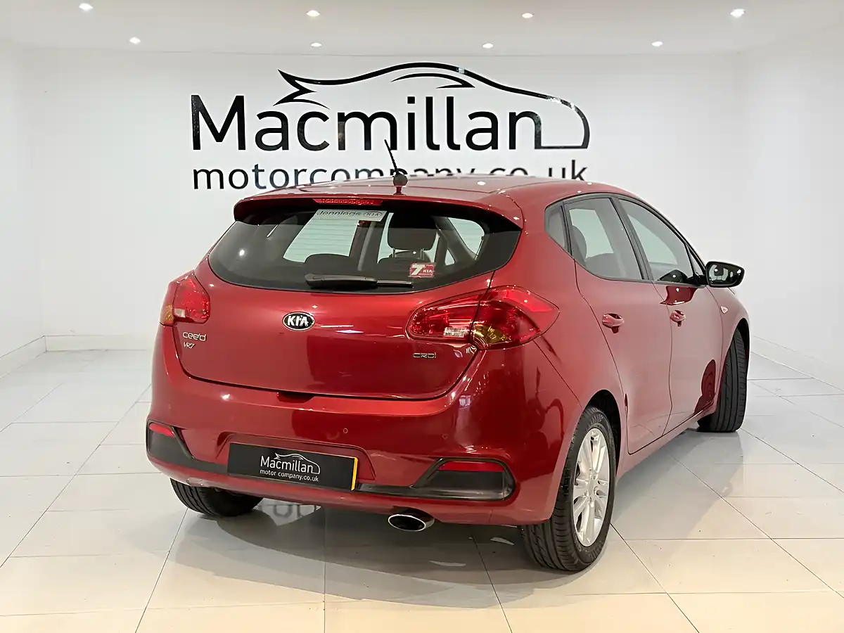 Used 2015 Kia Ceed VR7 Red - Interior and Exterior details 9