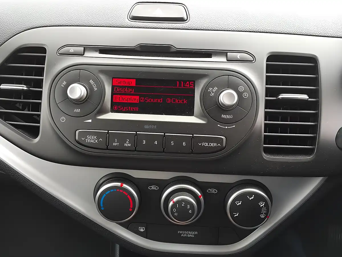 Used 2015 Kia Picanto 1 Black - Interior and Exterior details 14