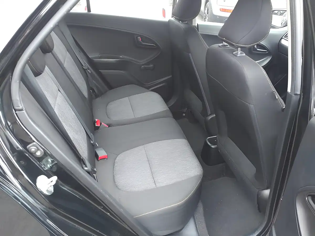 Used 2015 Kia Picanto 1 Black - Interior and Exterior details 9