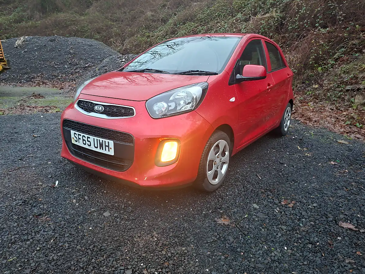Used 2015 Kia Picanto 1 Red - Interior and Exterior details 10