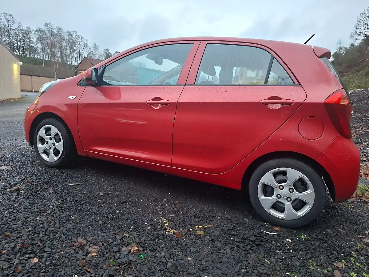 Used 2015 Kia Picanto 1 Red - Interior and Exterior details 8