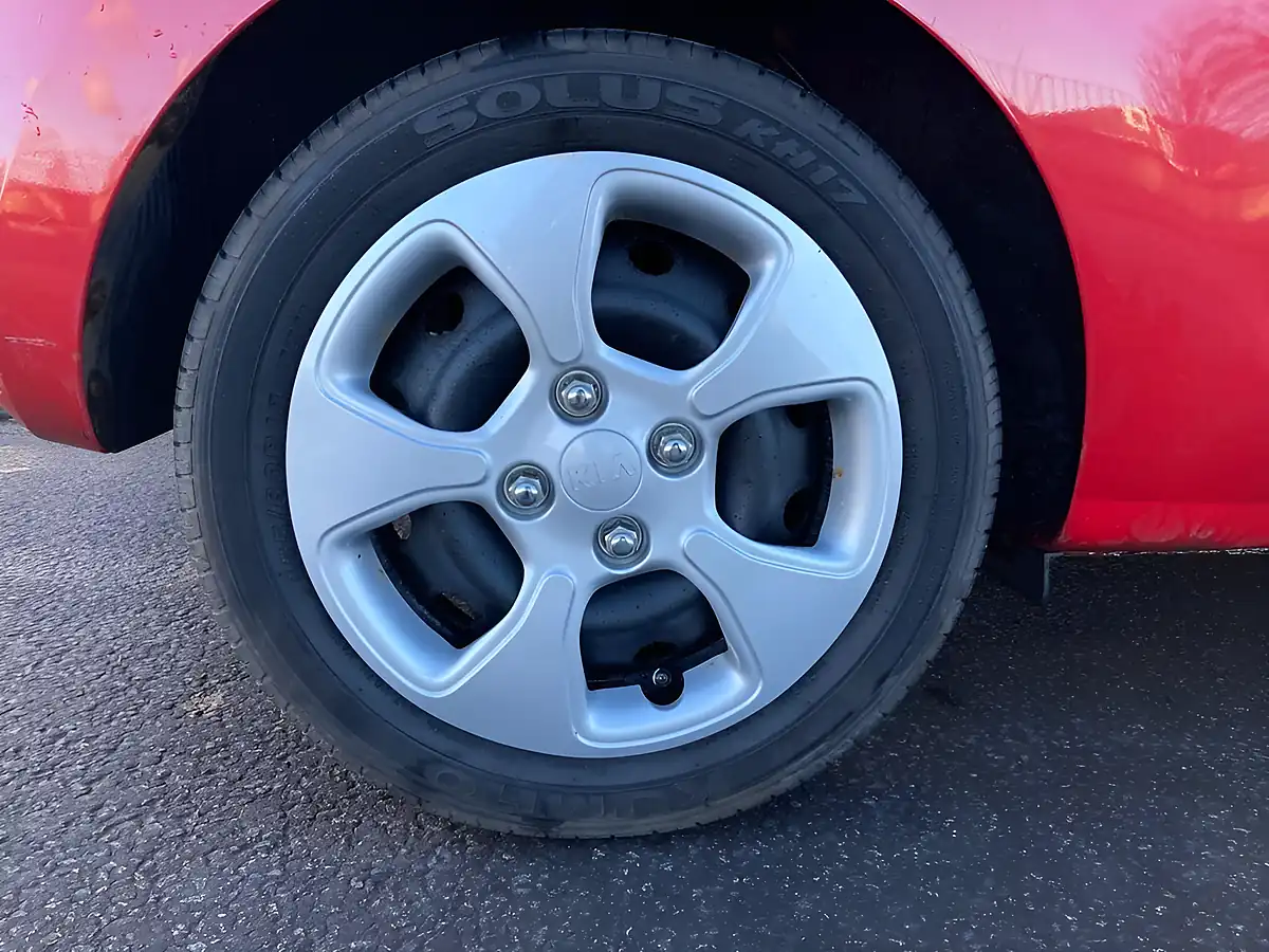 Used 2015 Kia Picanto 1 Red - Interior and Exterior details 12