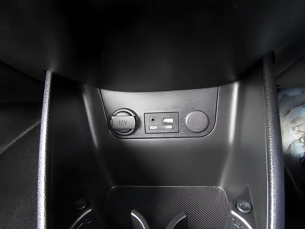 Used 2015 Kia Picanto 1 Red - Interior and Exterior details 12
