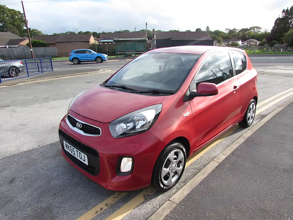 Used 2015 Kia Picanto 1 Red - Interior and Exterior details 3