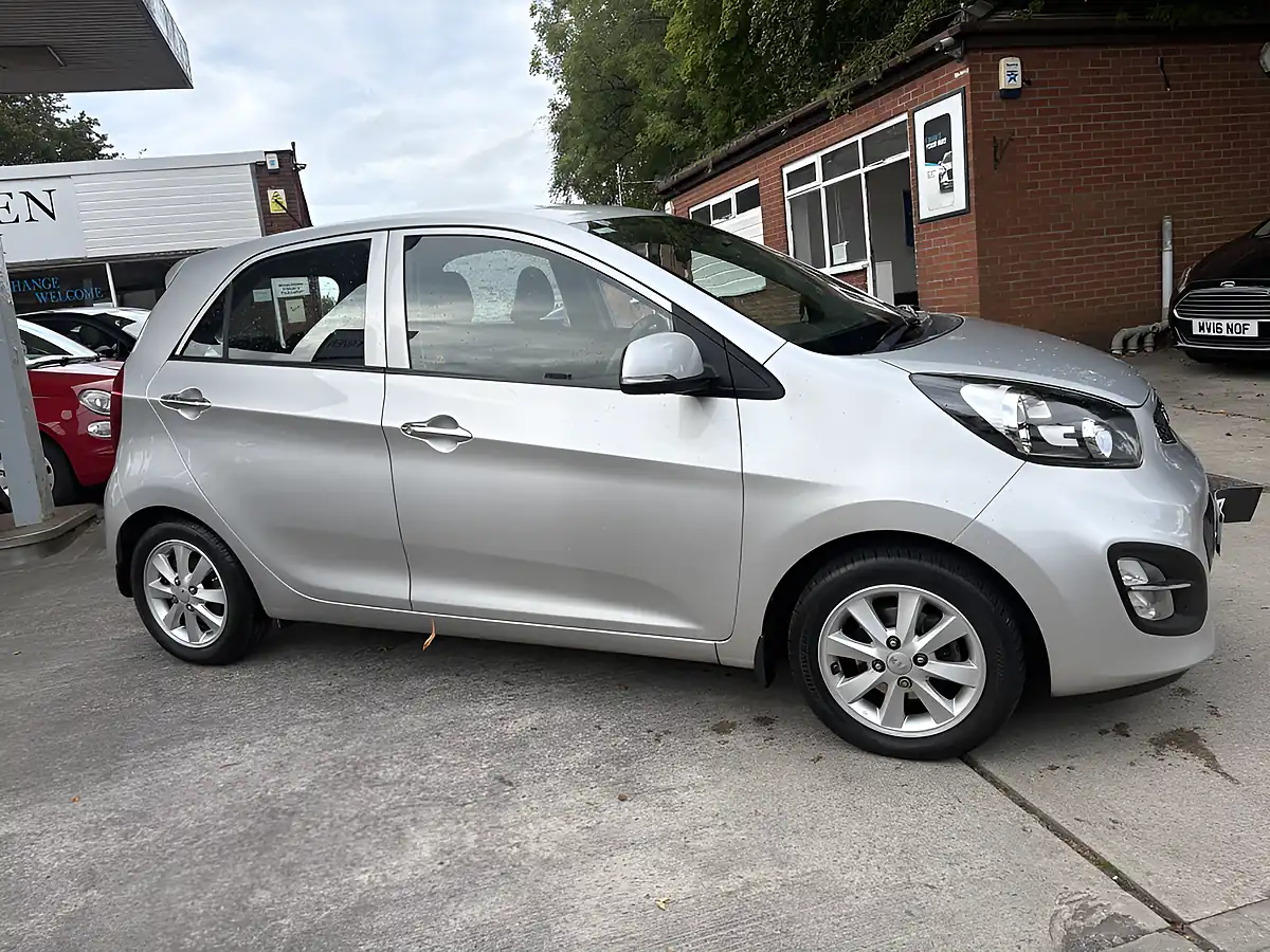 Used 2015 Kia Picanto 2 5DR Silver - Interior and Exterior details 2