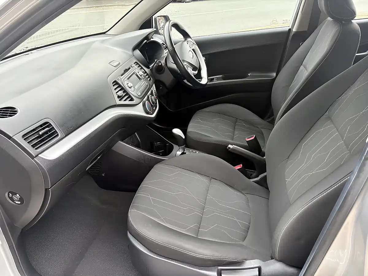 Used 2015 Kia Picanto 2 5DR Silver - Interior and Exterior details 4