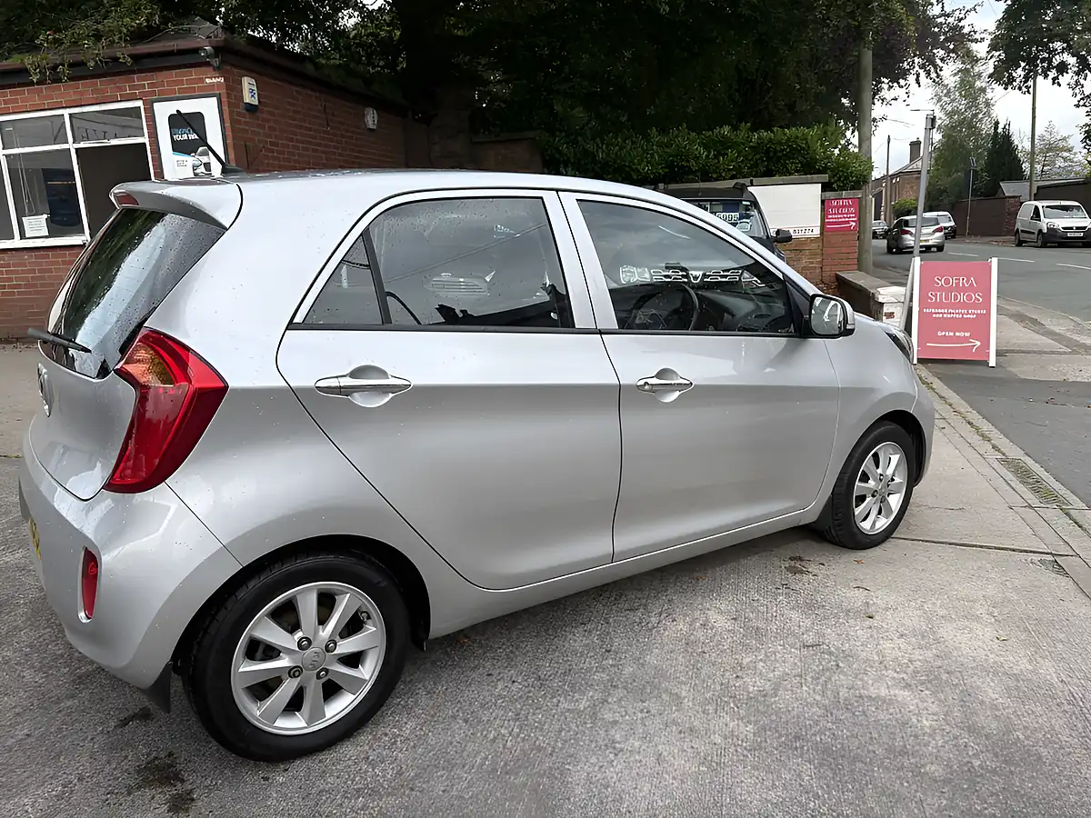 Used 2015 Kia Picanto 2 5DR Silver - Interior and Exterior details 6