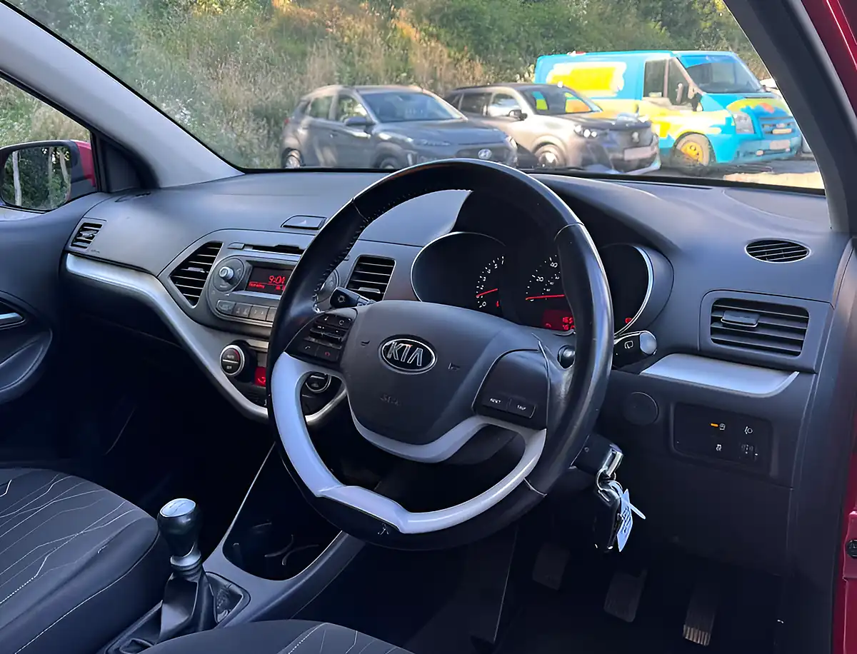 Used 2015 Kia Picanto 2 Blaze Red - Interior and Exterior details 10