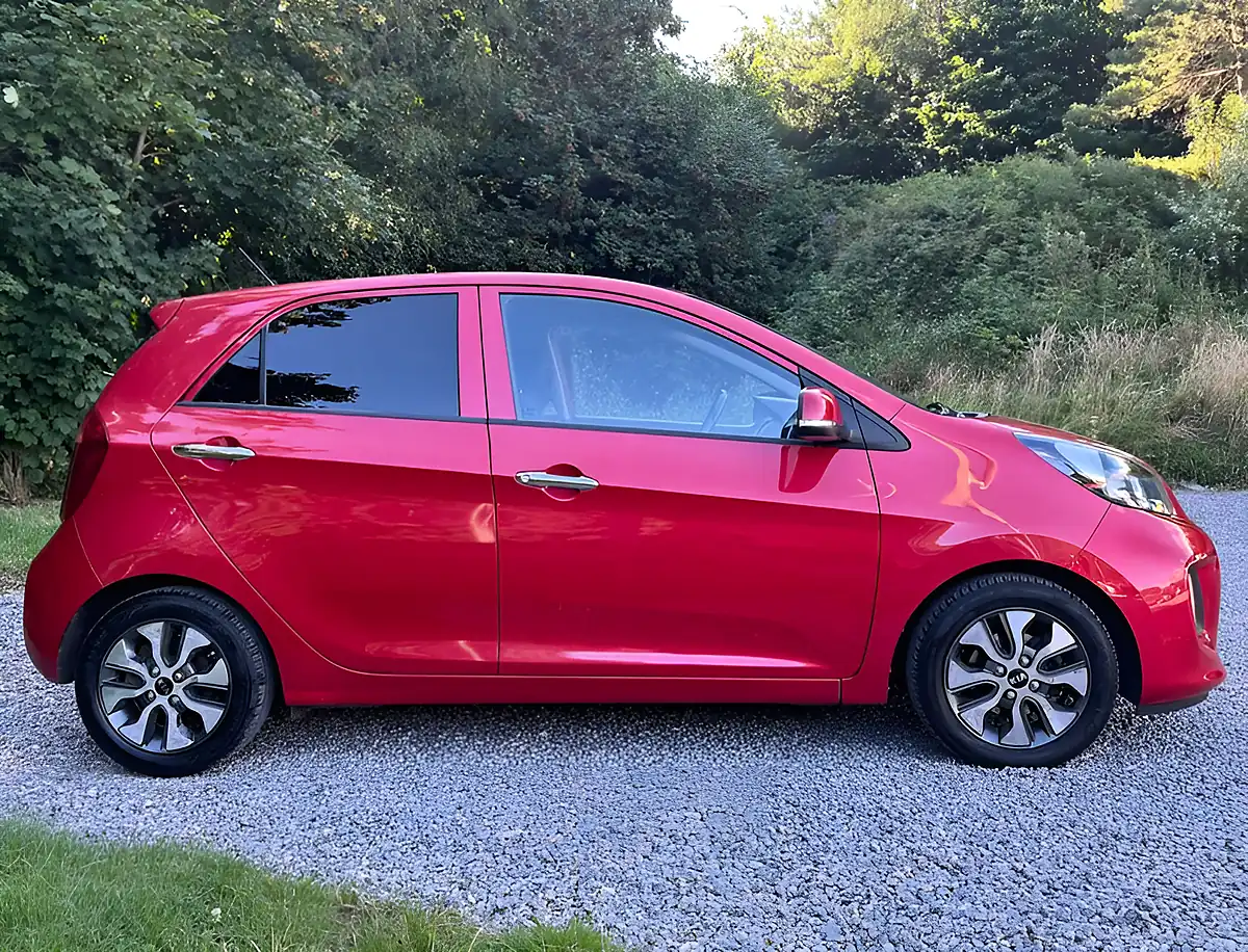 Used 2015 Kia Picanto 2 Blaze Red - Interior and Exterior details 2