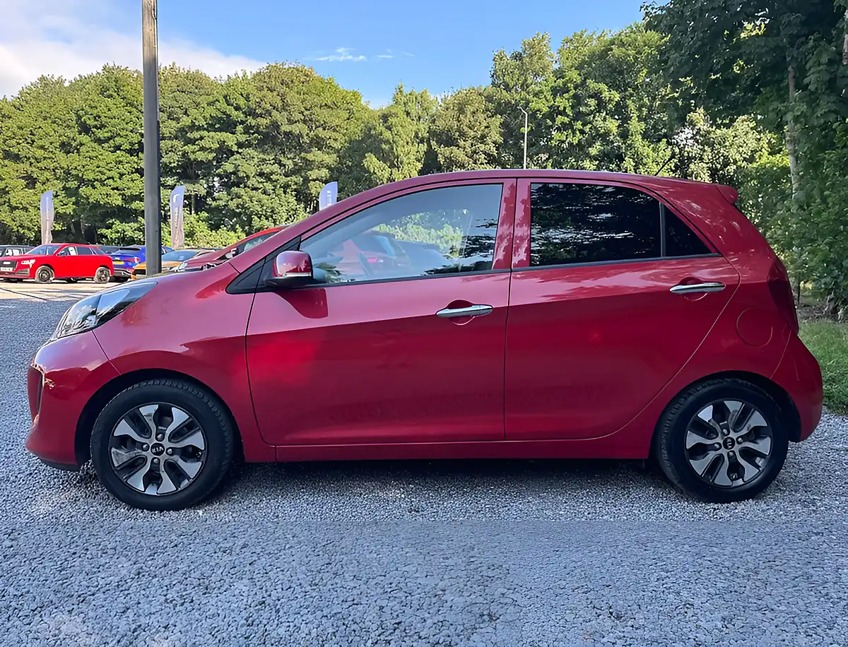 Used 2015 Kia Picanto 2 Blaze Red - Interior and Exterior details 6
