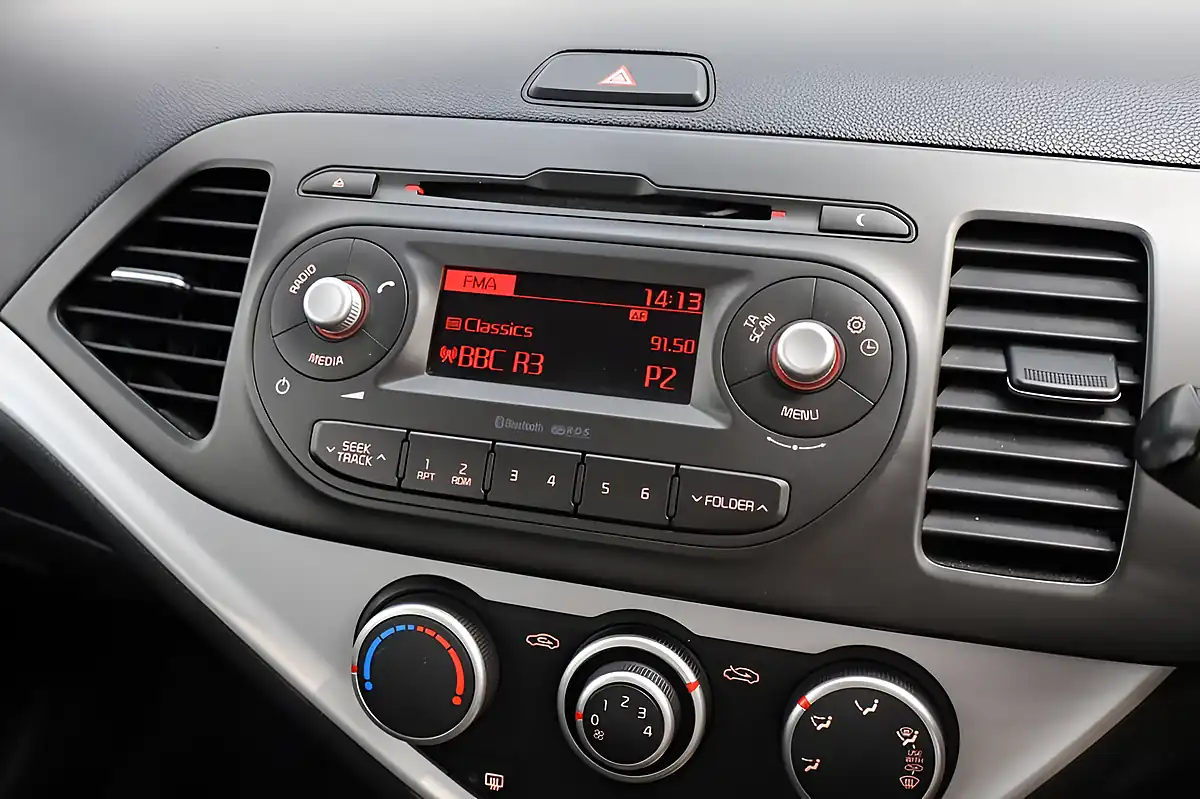 Used 2015 Kia Picanto 2 Blue - Interior and Exterior details 10