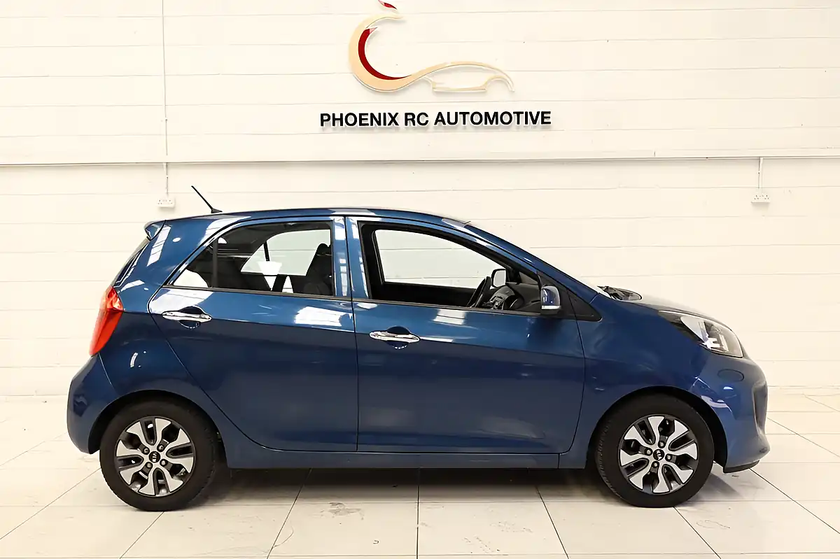 Used 2015 Kia Picanto 2 Blue - Interior and Exterior details 5