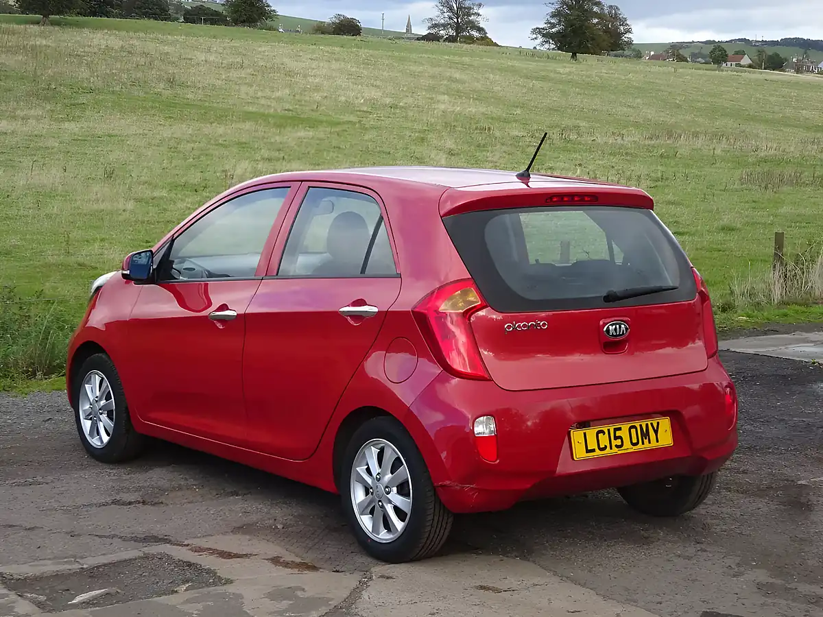 Used 2015 Kia Picanto 2 Red - Interior and Exterior details 7