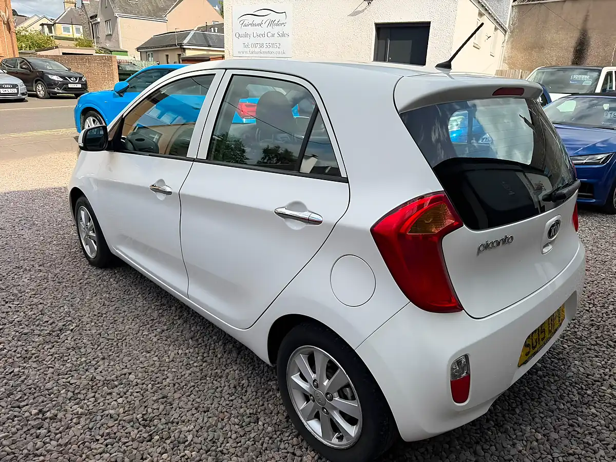 Used 2015 Kia Picanto 2 White - Interior and Exterior details 3