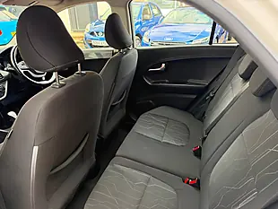 Used 2015 Kia Picanto 2 White - Interior and Exterior details 8