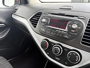 Used 2015 Kia Picanto Pink - Interior and Exterior details 9