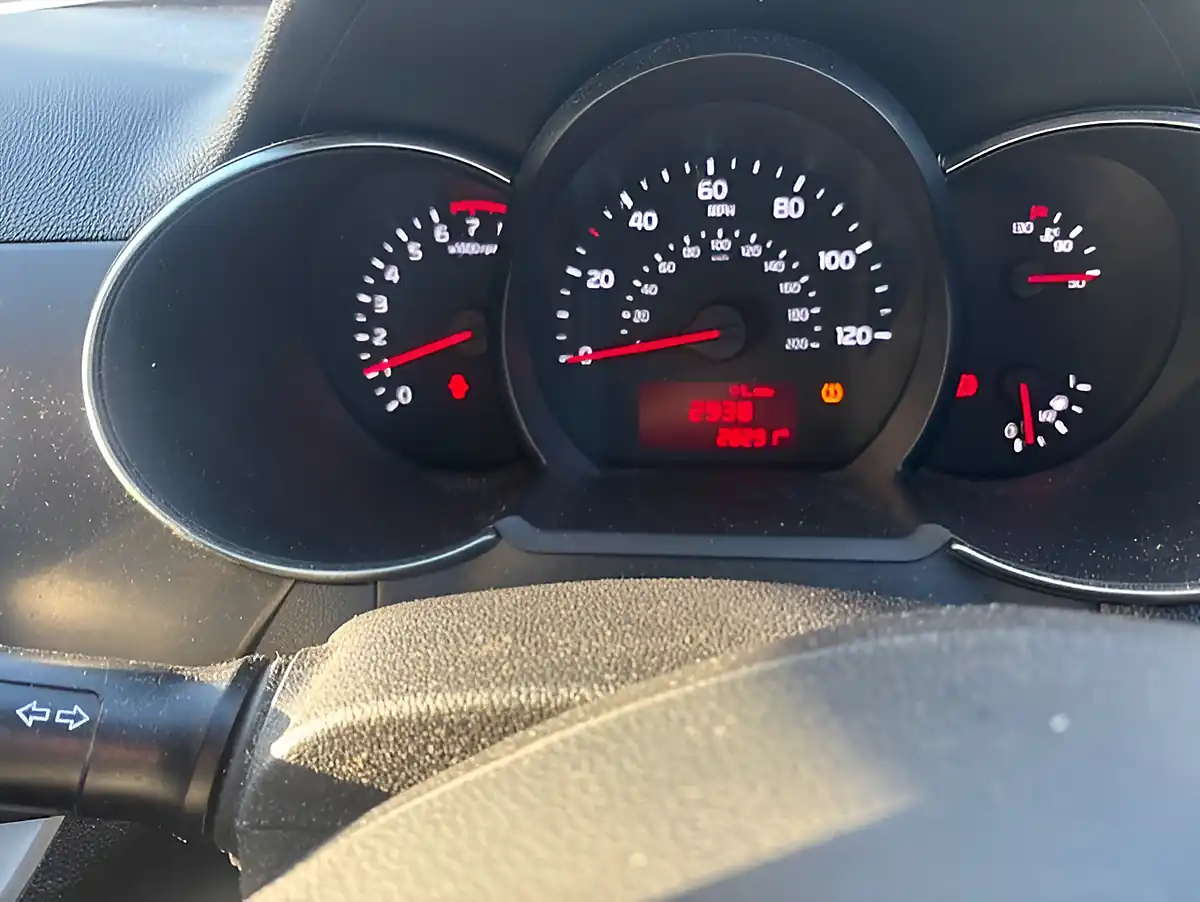 Used 2015 Kia Picanto SR7 Red - Interior and Exterior details 7