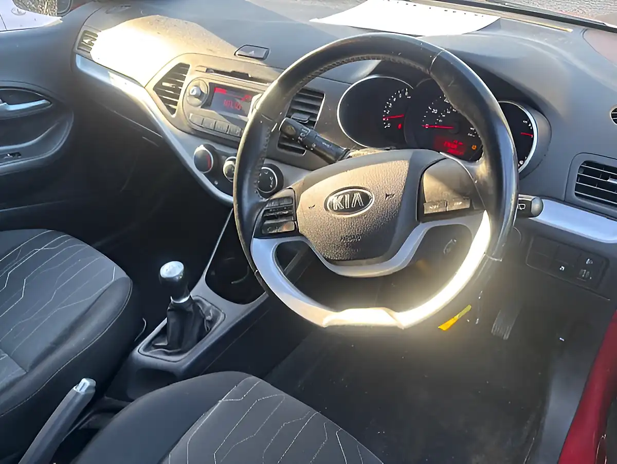 Used 2015 Kia Picanto SR7 Red - Interior and Exterior details 8