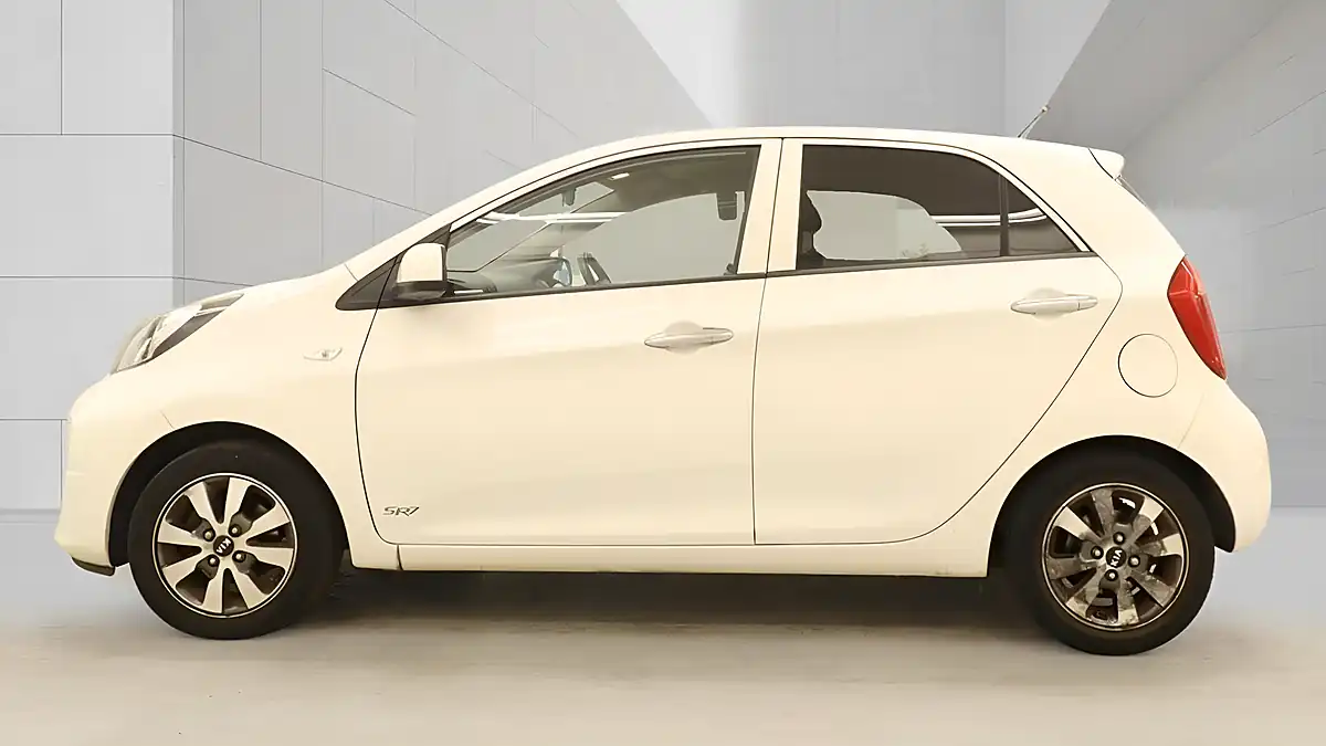 Used 2015 Kia Picanto SR7 White - Interior and Exterior details 4