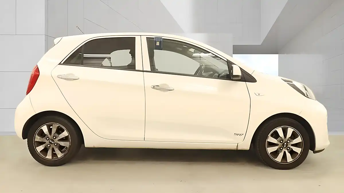 Used 2015 Kia Picanto SR7 White - Interior and Exterior details 8
