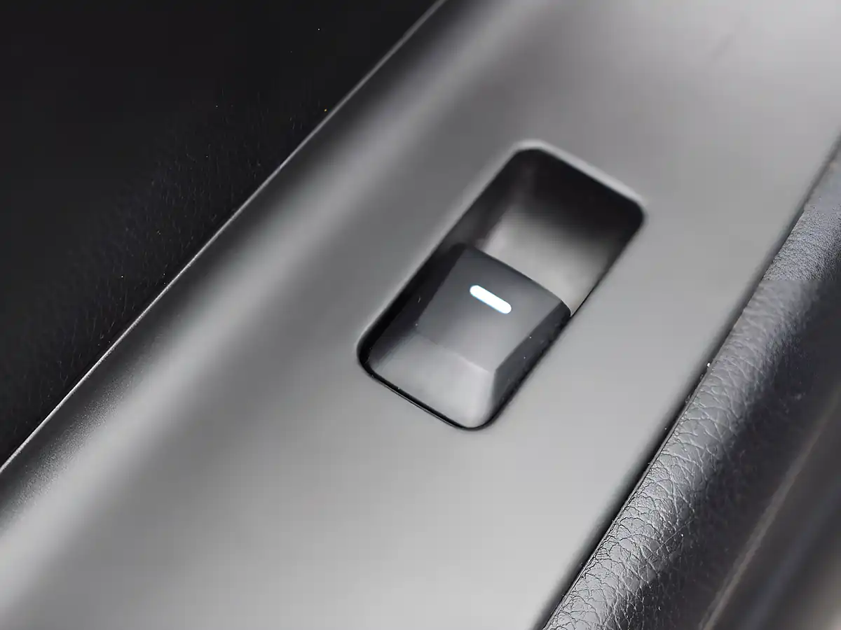 Used 2015 Kia Picanto VR7 Black - Interior and Exterior details 12