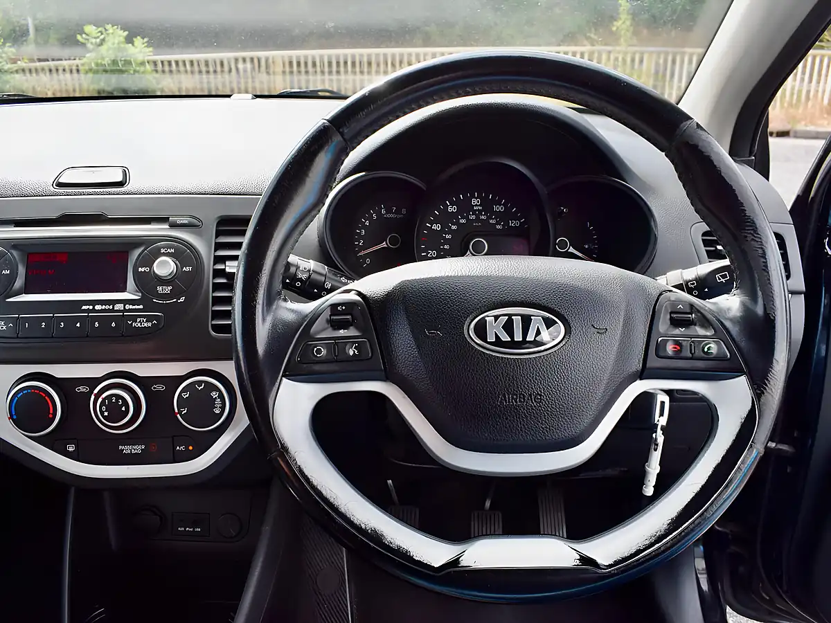 Used 2015 Kia Picanto VR7 Black - Interior and Exterior details 15