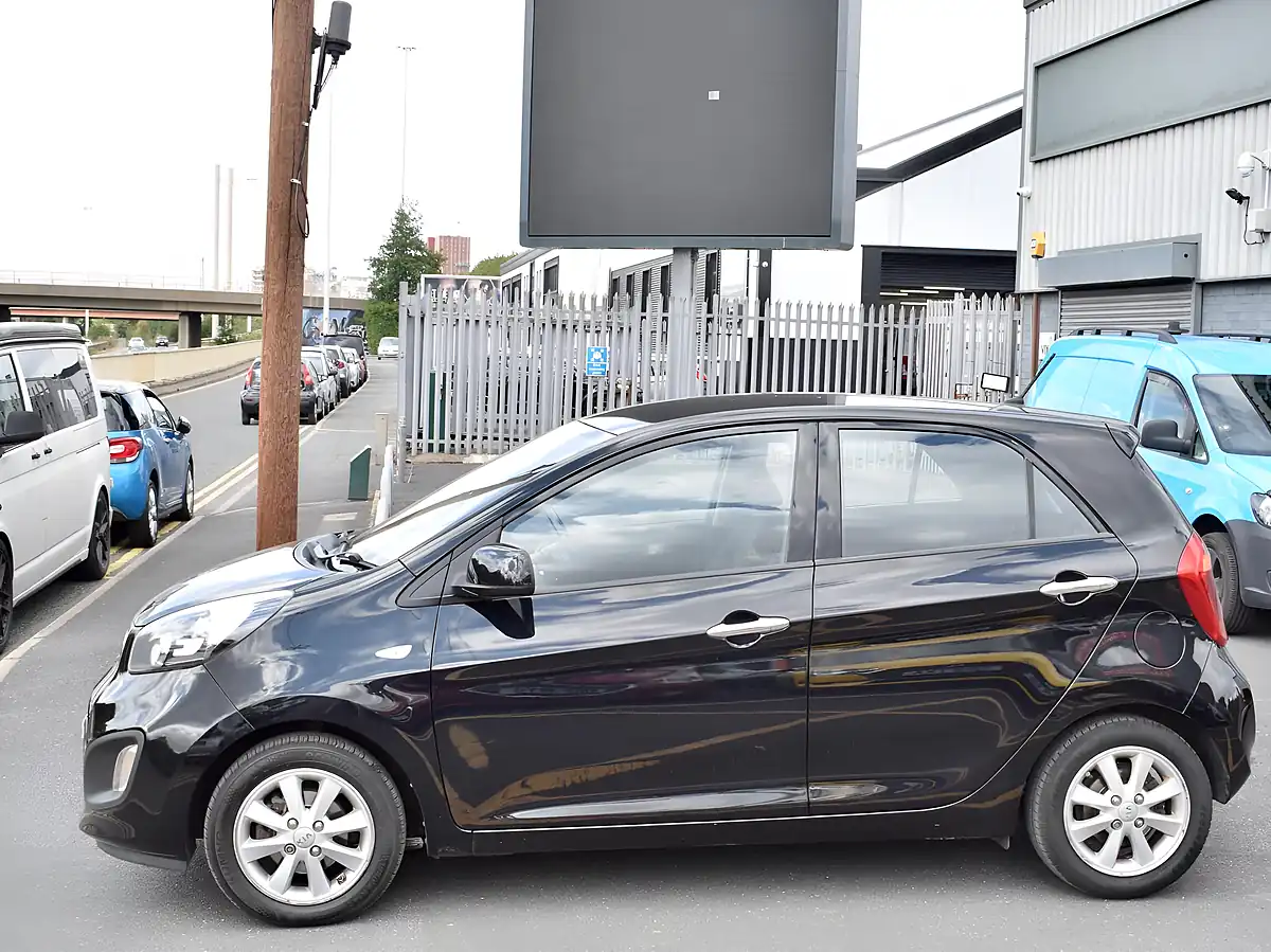 Used 2015 Kia Picanto VR7 Black - Interior and Exterior details 4