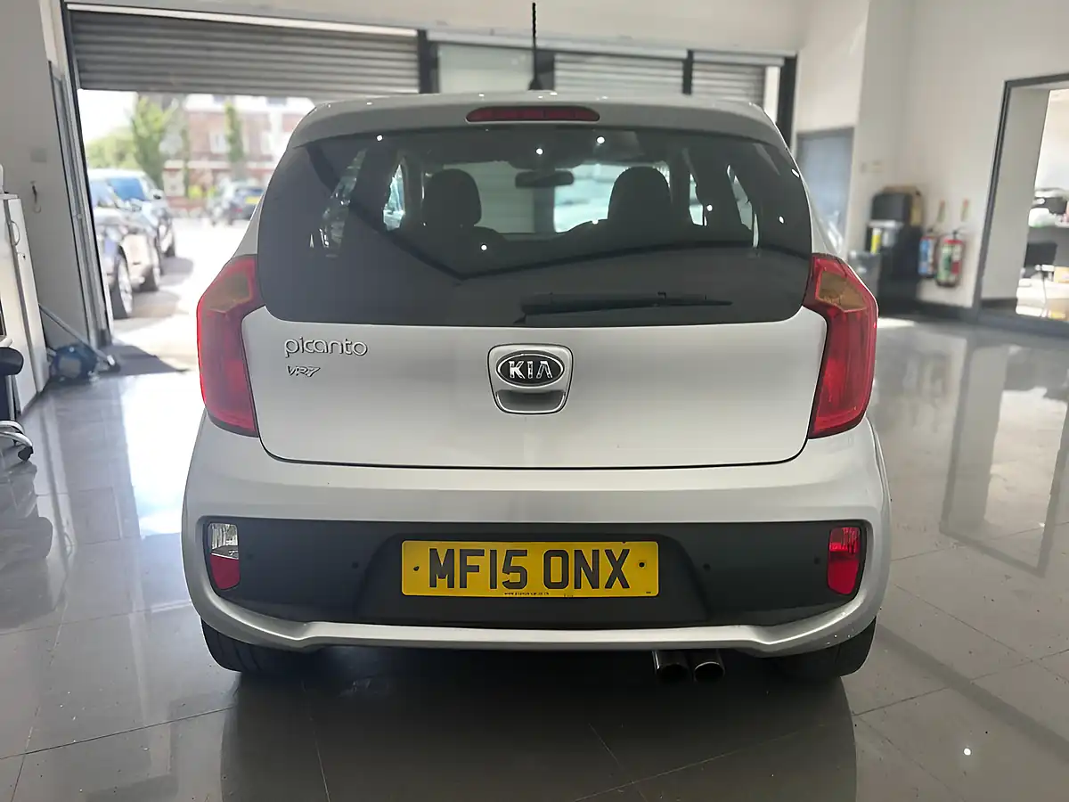 Used 2015 Kia Picanto VR7 Silver - Interior and Exterior details 10