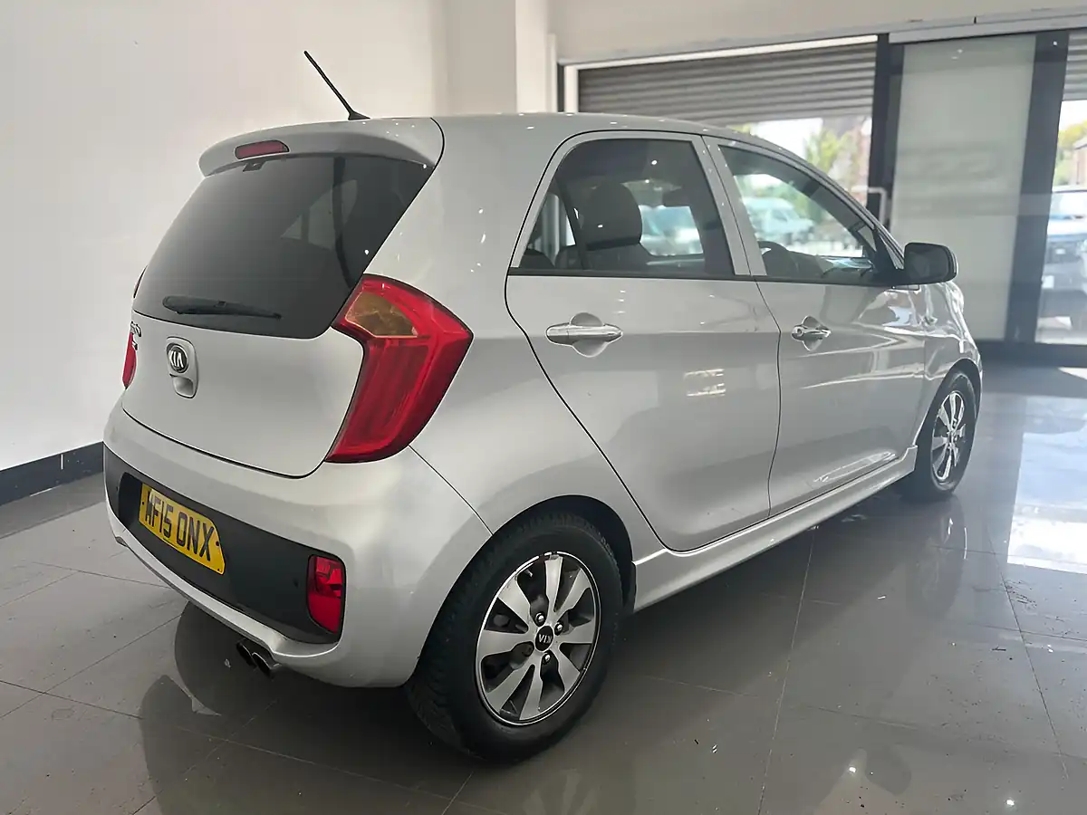 Used 2015 Kia Picanto VR7 Silver - Interior and Exterior details 12