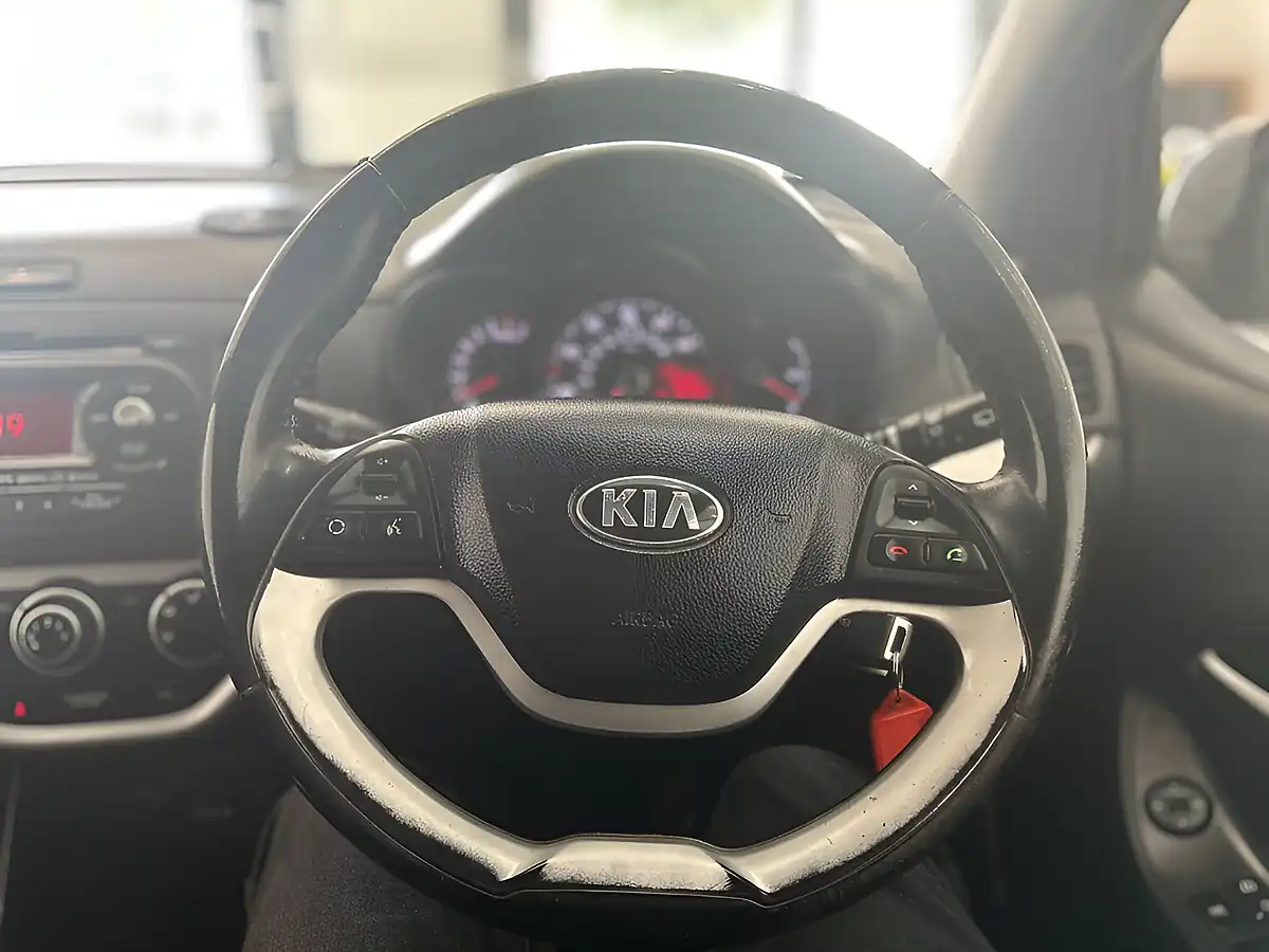 Used 2015 Kia Picanto VR7 Silver - Interior and Exterior details 15