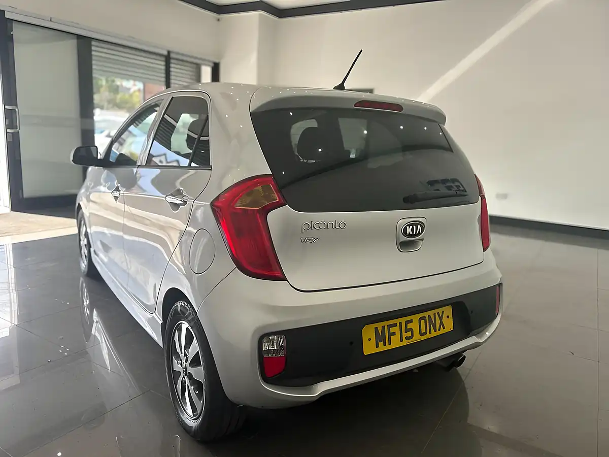 Used 2015 Kia Picanto VR7 Silver - Interior and Exterior details 5