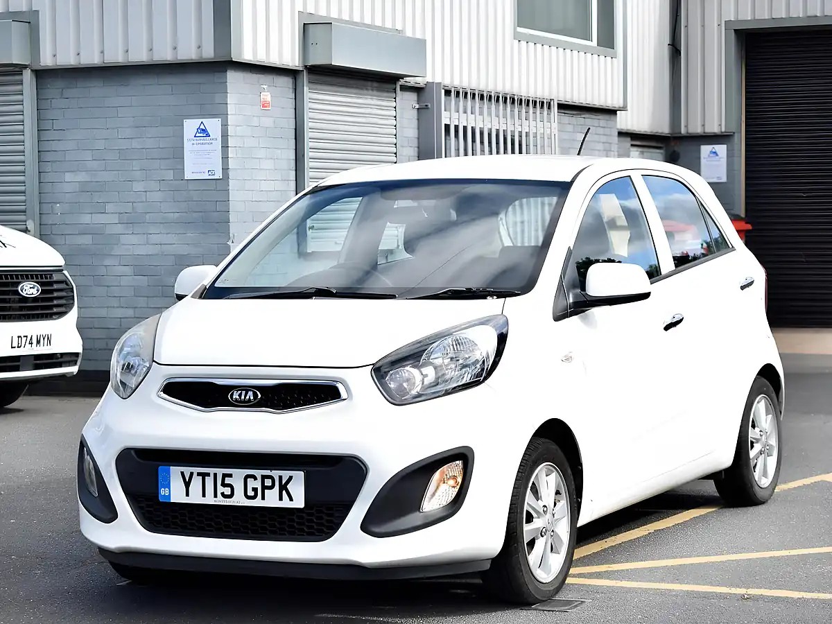 Used 2015 Kia Picanto VR7 White - Interior and Exterior details 3