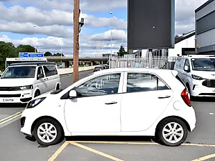 Used 2015 Kia Picanto VR7 White - Interior and Exterior details 4