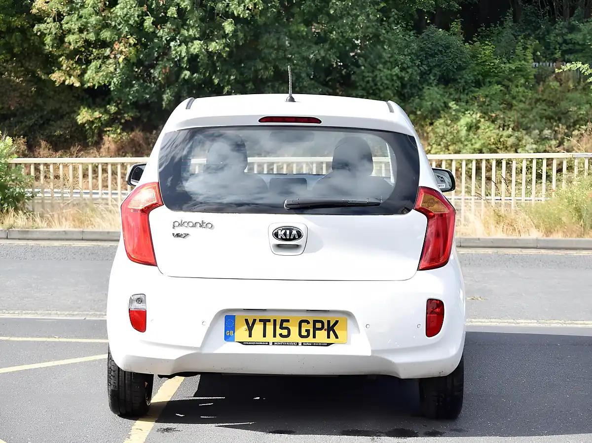 Used 2015 Kia Picanto VR7 White - Interior and Exterior details 6