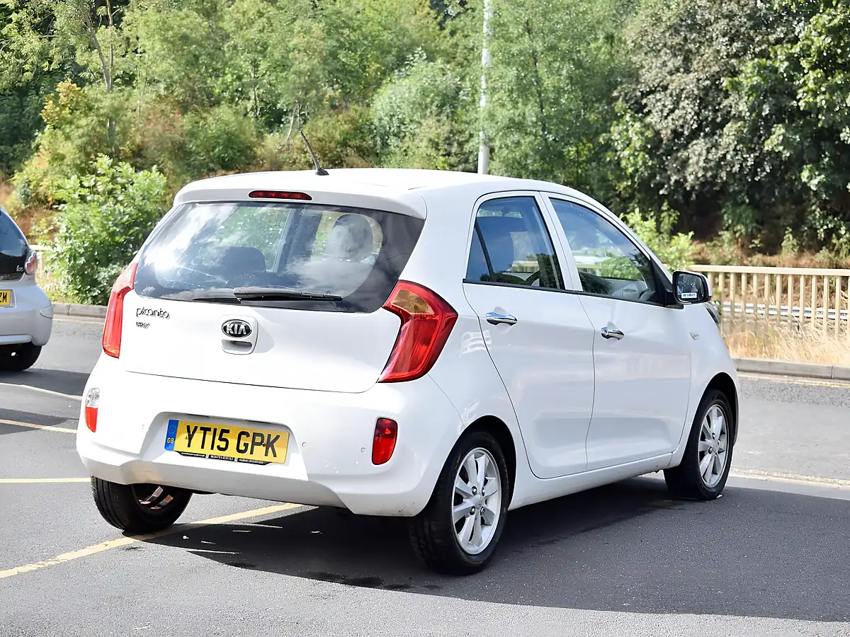 Used 2015 Kia Picanto VR7 White - Interior and Exterior details 9
